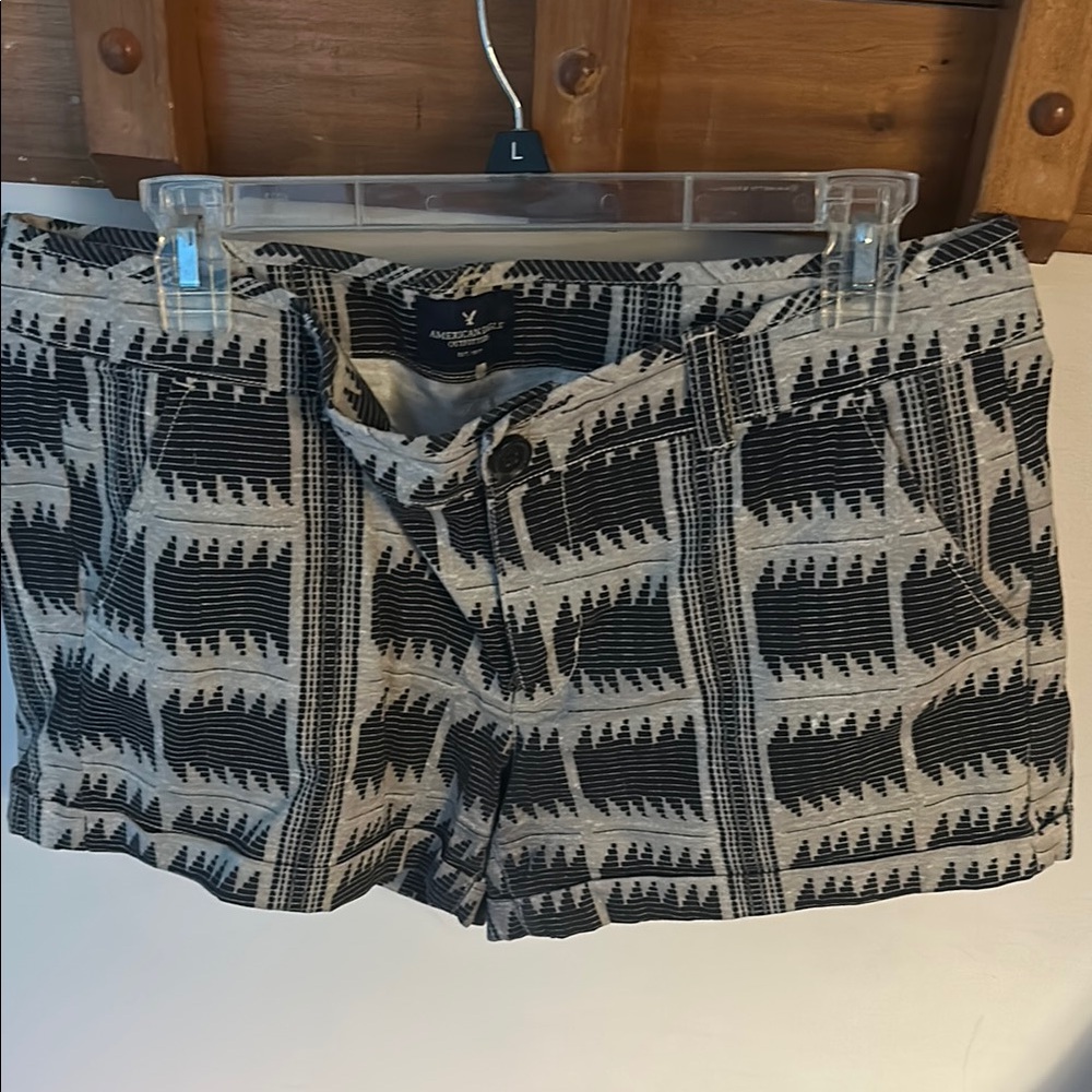 American Eagle Outfitters Black and White Cargo Shorts
